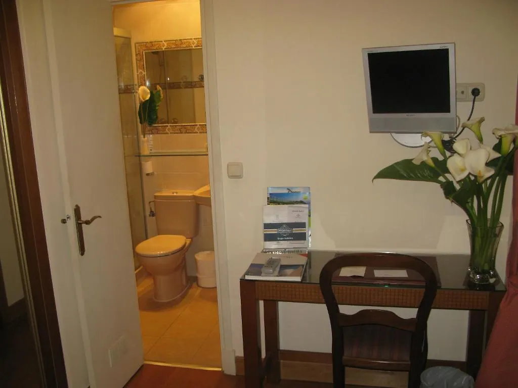 Guest house Hostal Bahia San Sebastian