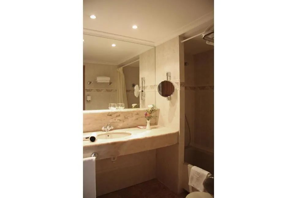 Hostal Bahia San Sebastián 2*,